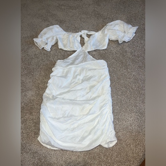 White summer dress with the sides and back cut out that ties with not! - Picture 1 of 1